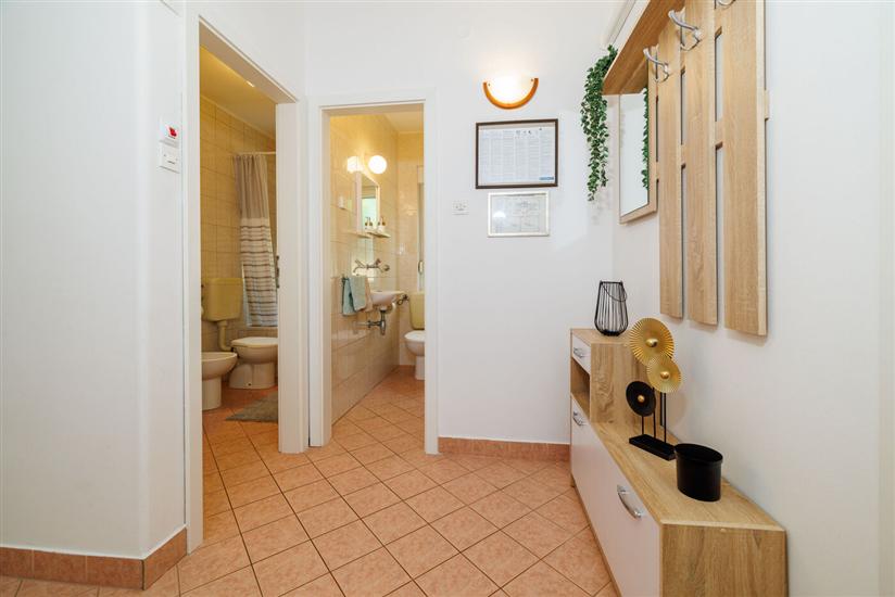 Apartment A1, for 6 persons