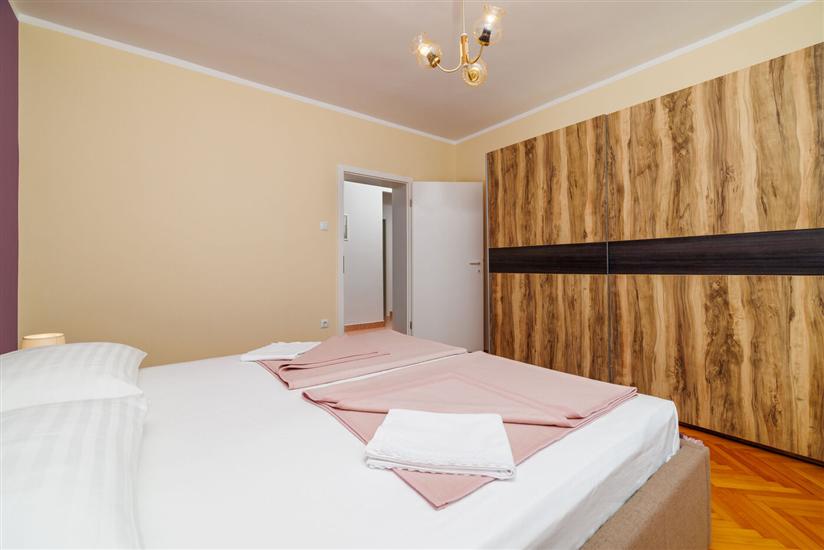 Apartment A1, for 6 persons