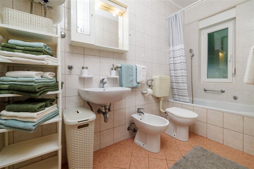 Apartment A1, for 6 persons