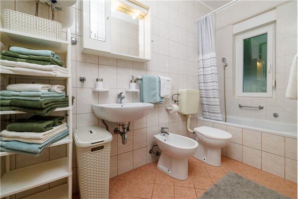 Apartment A1, for 6 persons