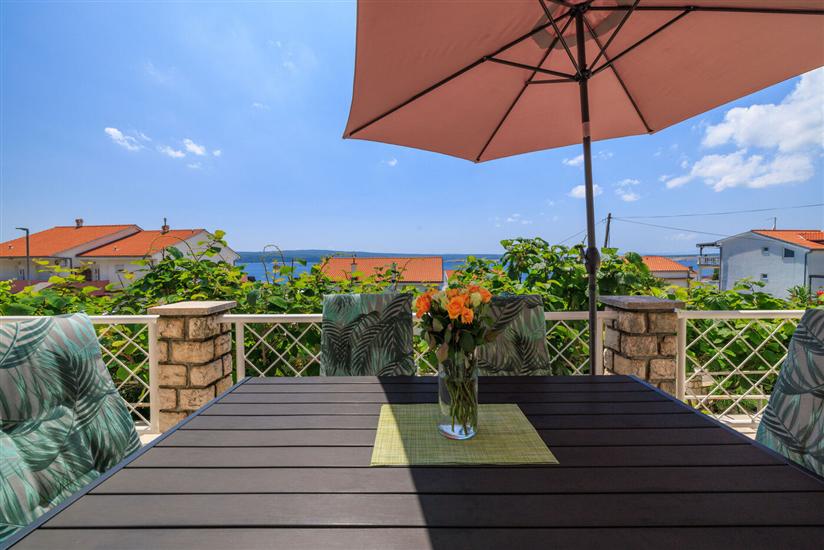 Apartment A1, for 6 persons