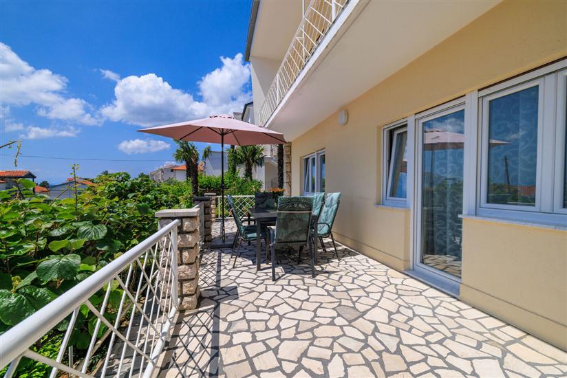 Apartment A1, for 6 persons