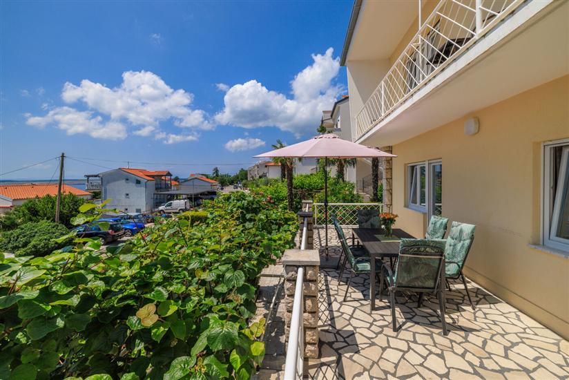 Apartment A1, for 6 persons