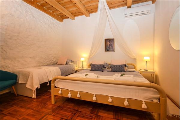 House K1, for 8 persons