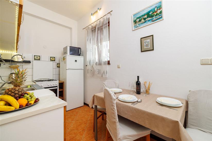 Apartment A2, for 3 persons