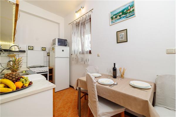 Apartment A2, for 3 persons