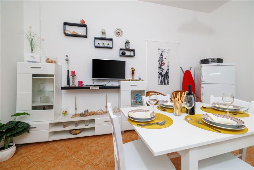 Apartment A1, for 3 persons