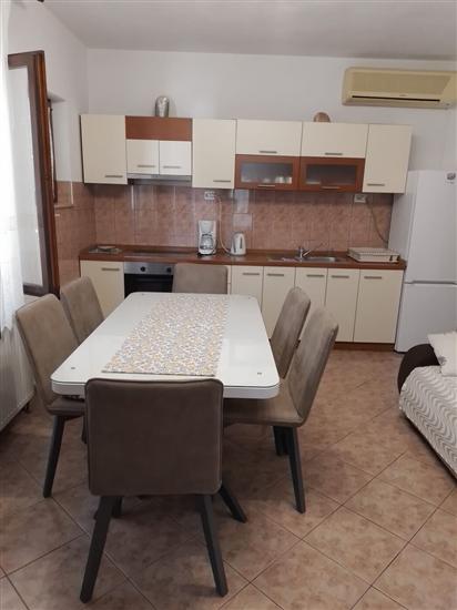 Apartment A2, for 6 persons