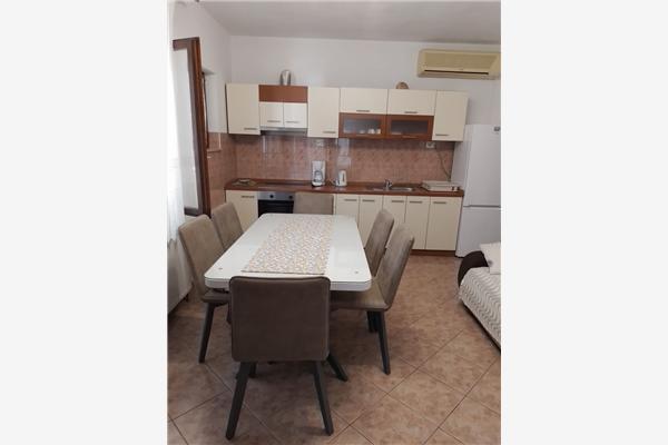 Apartment A2, for 6 persons