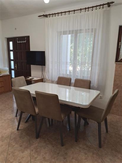 Apartment A2, for 6 persons