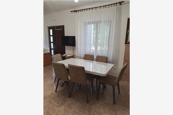 Apartment A2, for 6 persons