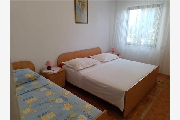 Apartment A2, for 6 persons
