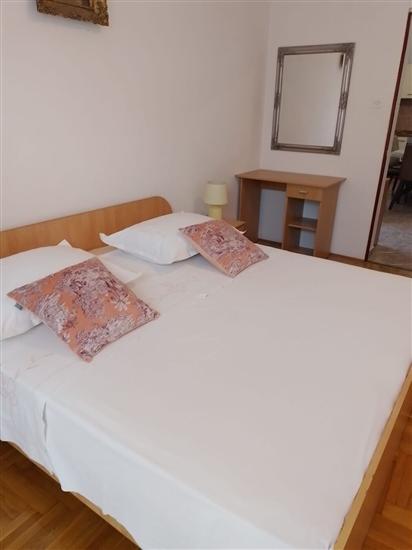 Apartment A2, for 6 persons