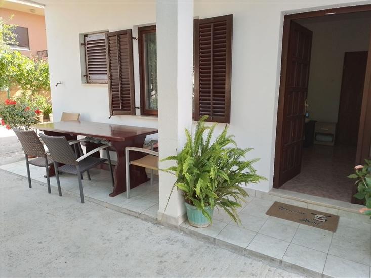 Apartment A2, for 6 persons