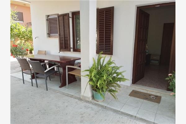 Apartment A2, for 6 persons