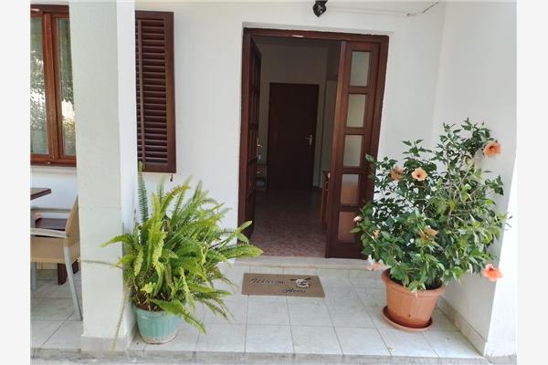 Apartment A2, for 6 persons