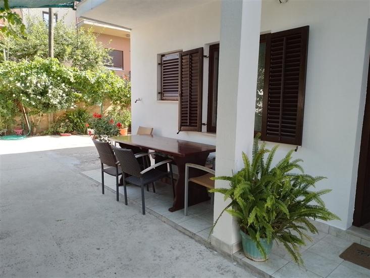 Apartment A2, for 6 persons