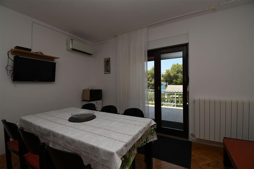Apartment A2, for 10 persons