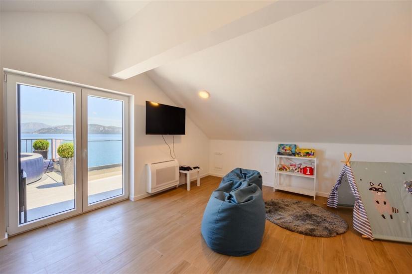 House K1, for 8 persons