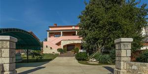 Apartment - Kastelir