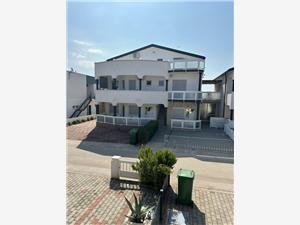 Apartments Kajtazovic Slatina - island Vir, Size 70.00 m2, Airline distance to the sea 100 m