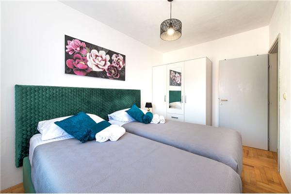 House K1, for 8 persons