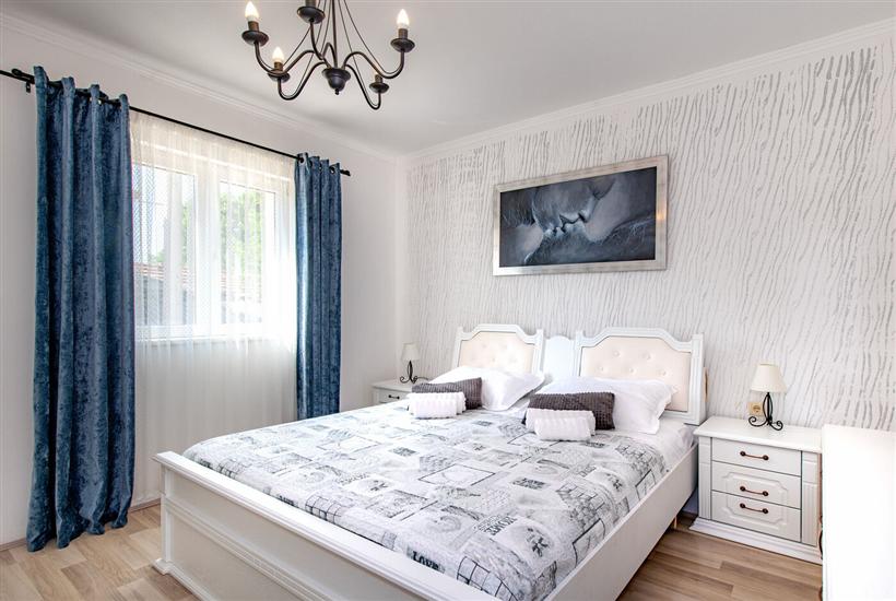 House K1, for 8 persons