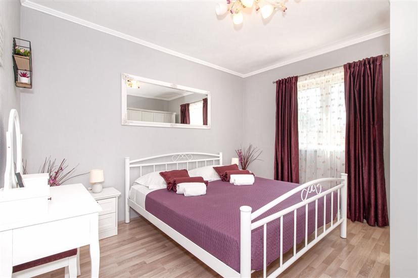 House K1, for 8 persons