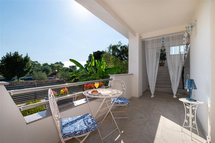 House K1, for 8 persons