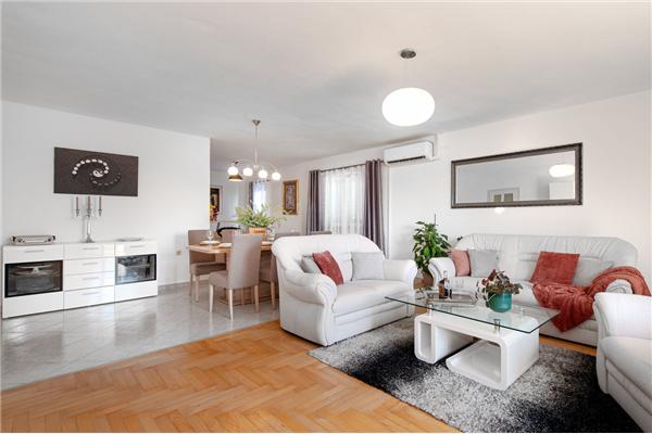 House K1, for 8 persons