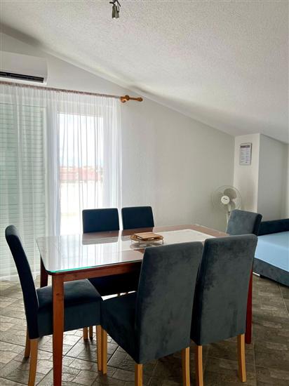 Apartment A6, for 6 persons