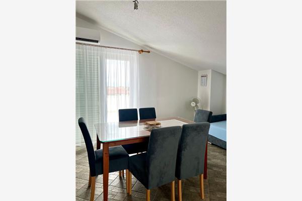 Apartment A6, for 6 persons