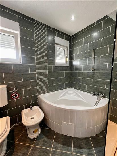 Apartment A6, for 6 persons