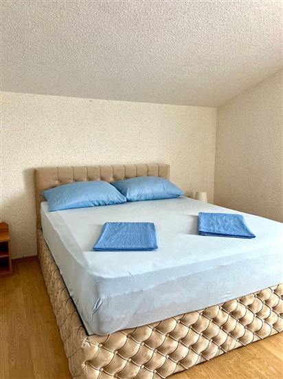 Apartment A6, for 6 persons