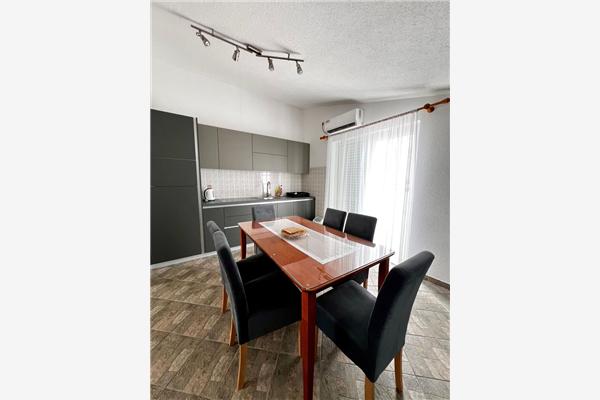 Apartment A6, for 6 persons