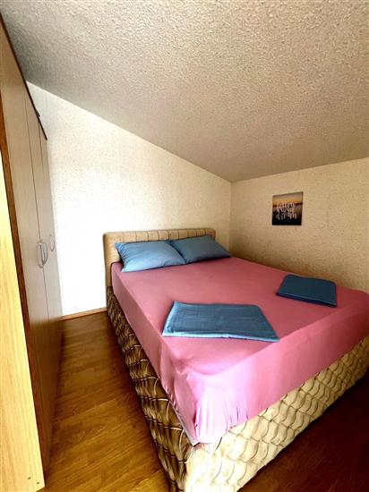 Apartment A6, for 6 persons