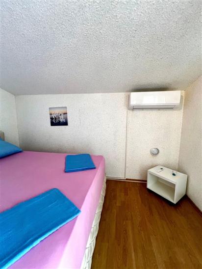 Apartment A6, for 6 persons