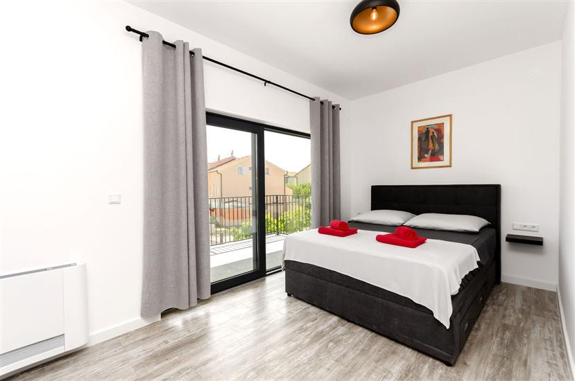 House K1, for 12 persons