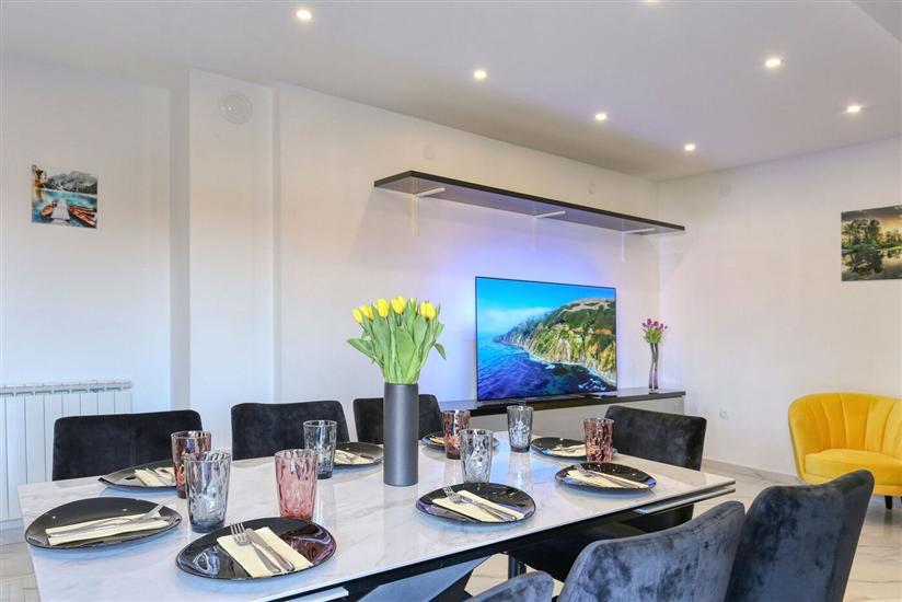 Apartment A1, for 8 persons