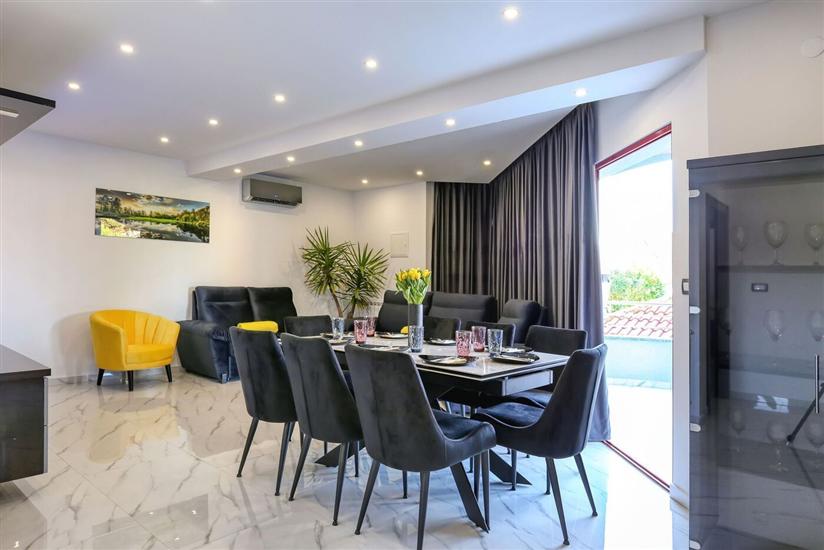 Apartment A1, for 8 persons