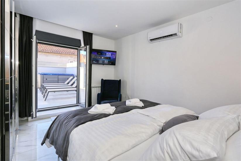 Apartment A1, for 8 persons