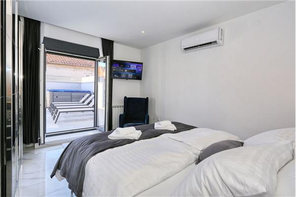 Apartment A1, for 8 persons