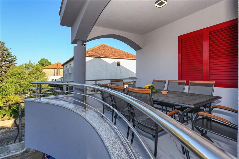 Apartment A1, for 8 persons