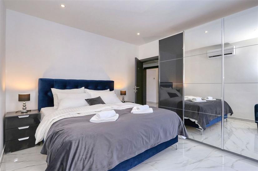 Apartment A1, for 8 persons