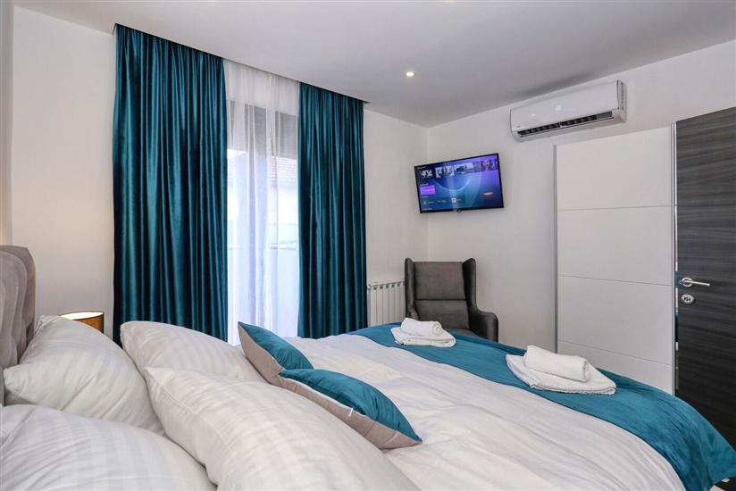 Apartment A1, for 8 persons