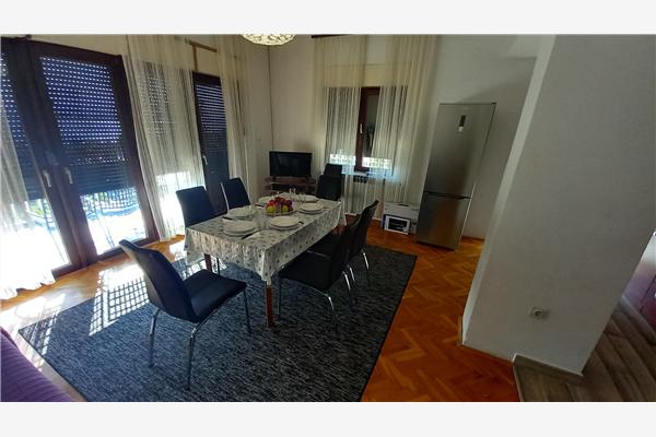 Lägenhet A2, för 7 personer