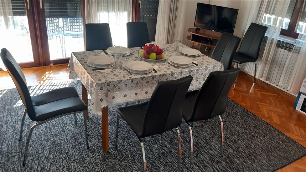 Lägenhet A2, för 7 personer