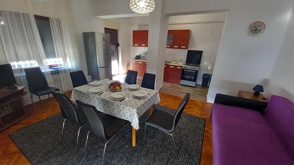 Lägenhet A2, för 7 personer