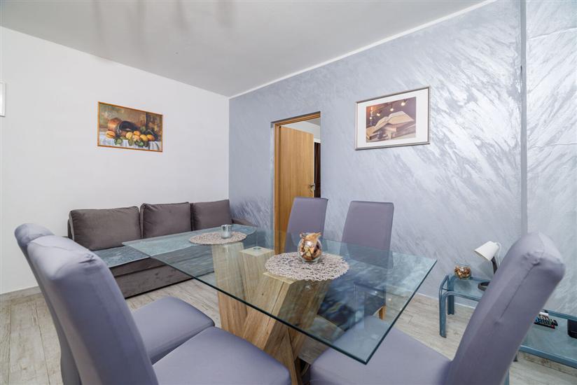 Apartment A1, for 5 persons