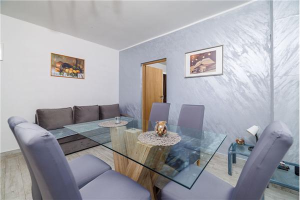 Apartment A1, for 5 persons